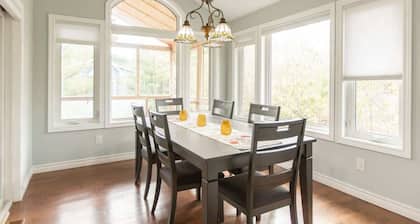 Cozy 3BR Retreat Near Centennial Beach