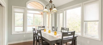 Cozy 3BR Retreat Near Centennial Beach