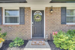 Exterior detail - Cozy Goose Creek Escape w/ Patio & Grill (Goose Creek)