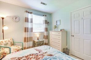 3 slaapkamers, een strijkplank/strijkijzer, reisbedje, internet
