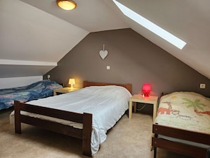 House | 6 bedrooms, individually furnished - Renovated Holiday Home in Stavelot With Infrared Sauna (Stavelot)