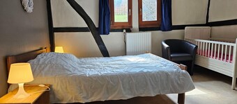 บ้านพักวันหยุดที่ได้รับการปรับปรุงใหม่ใน Stavelot พร้อมซาวน่าอินฟราเรด