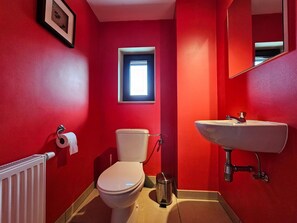 House | Bathroom - Renovated Holiday Home in Stavelot With Infrared Sauna (Stavelot)