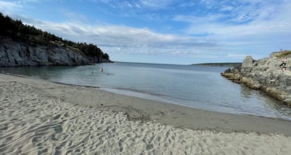 Family cabin by the sea available August and September in Newfoundland