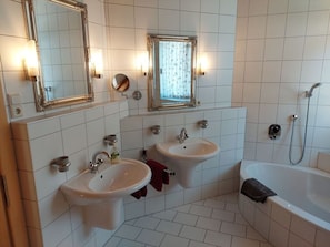 Ferienhaus | Badezimmer