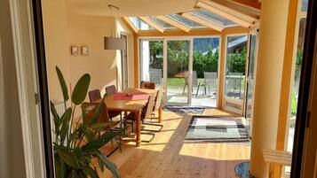 Rumah | Tempat makan