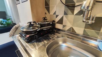 特級開放式套房 | 私人廚房 | 雪櫃、微波爐、爐具、廚房用具/餐具/器皿