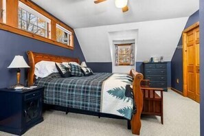 4 slaapkamers, een strijkplank/strijkijzer, reisbedje, wifi