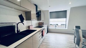 Lejlighed | Privat køkken | Køleskab, mikrobølgeovn, ovn, kogeplade