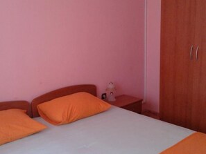2 bedrooms, bed sheets - Apartment in Rogoznica Near Miline Beach (Rogoznica)