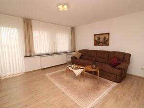 Apartment | Living area - City Apartment With Waterbed (Essen)