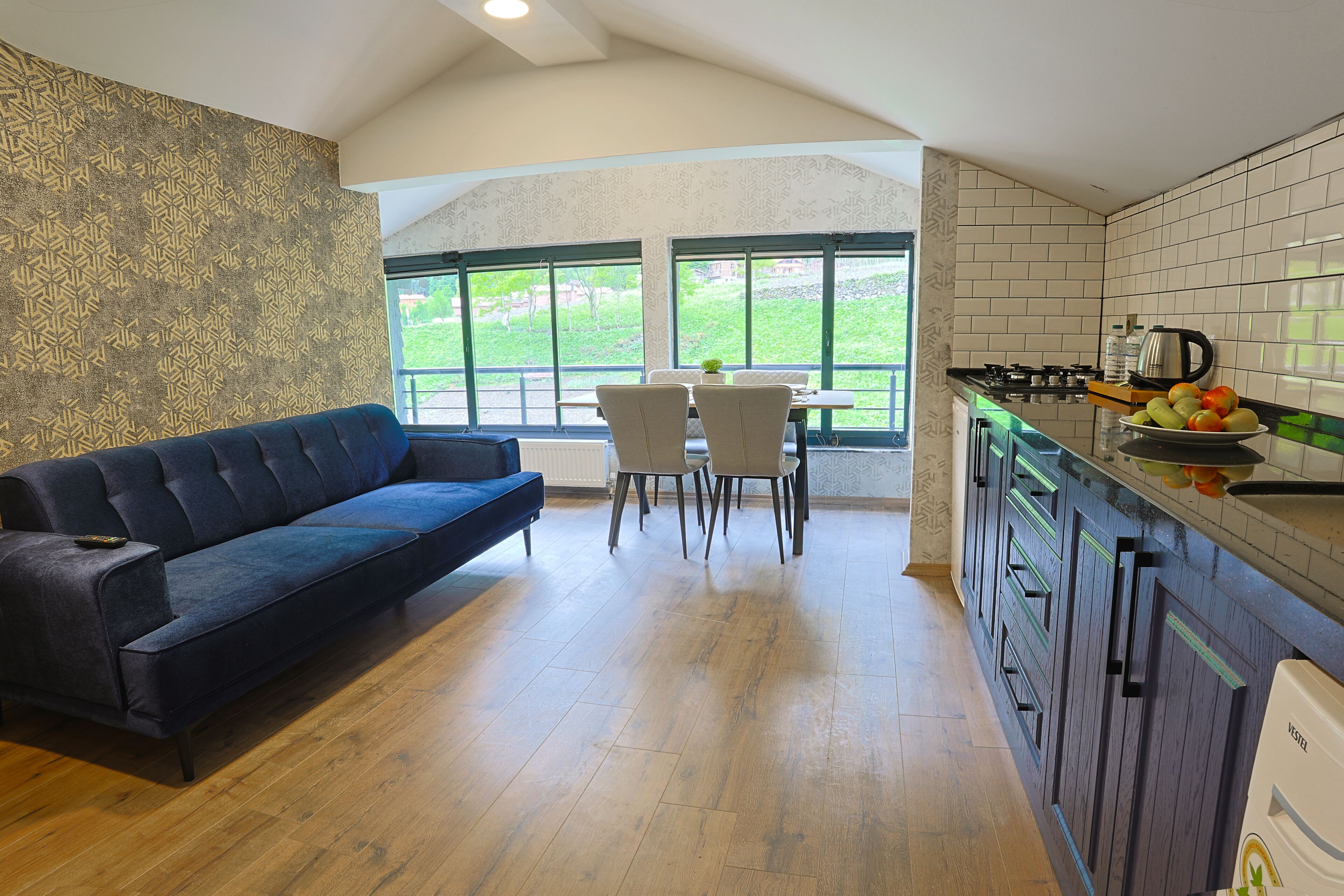 Appartement familial, vue sur la montagne | Aire de séjour | Téléviseur