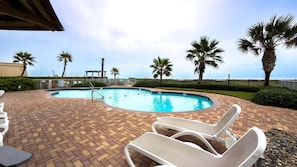 Et oppvarmet basseng