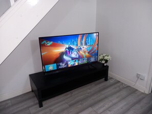 Interior - Zinoc Delightful Apartment, free parking (Hendon)