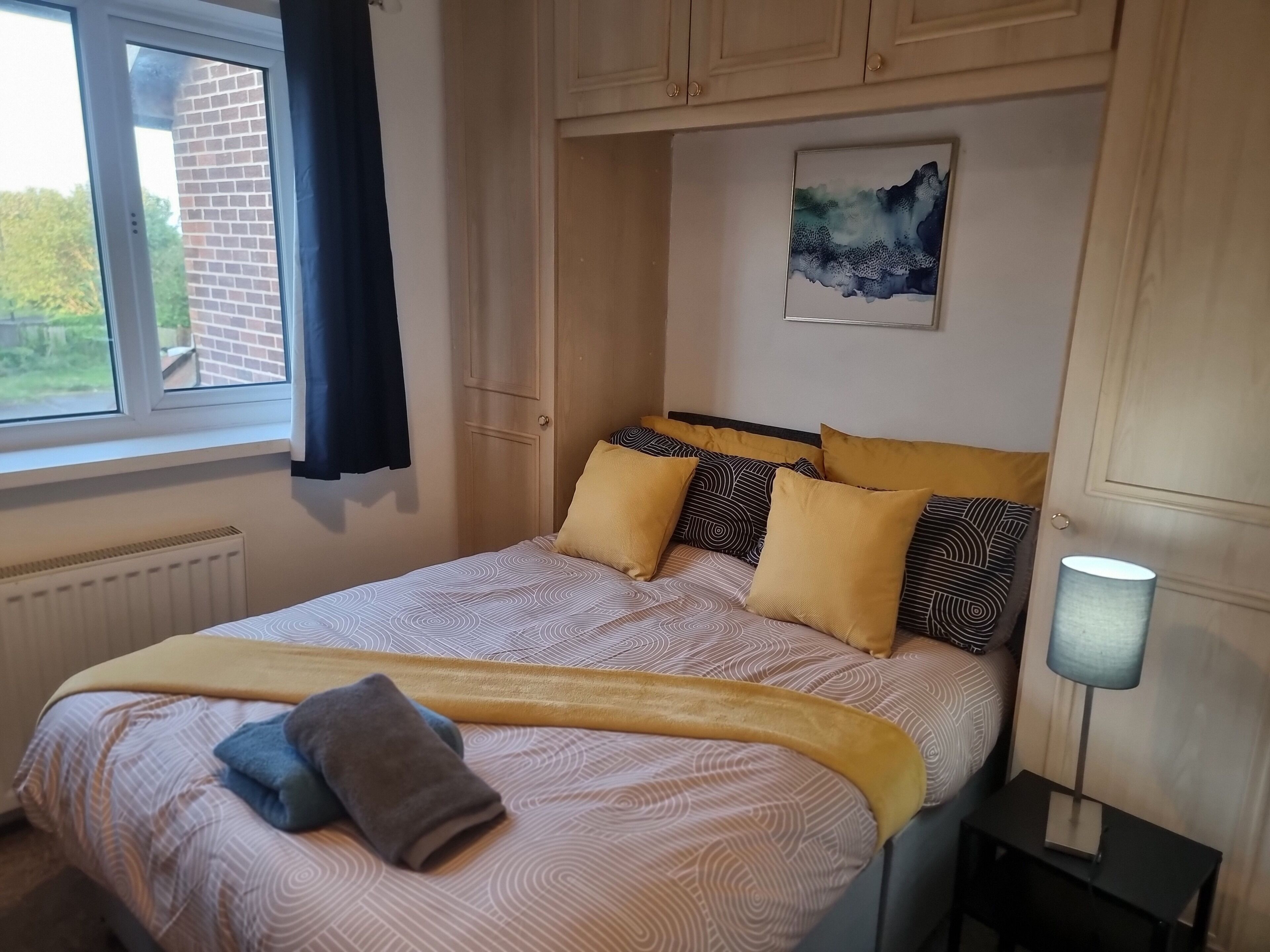 2 chambres, fer et planche à repasser, Wi-Fi, draps fournis