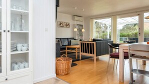 Dining - 4 Star Holiday Home in Orsted (Ørsted)