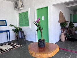 Kamar Triple Klasik, balkon | Teras/patio