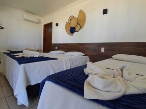 基础四人房, 阳台 | 迷你吧、免费 WiFi