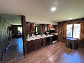 Fridge, microwave, oven, stovetop - Spacious Ranch blocks away from downtown McHenry (McHenry)