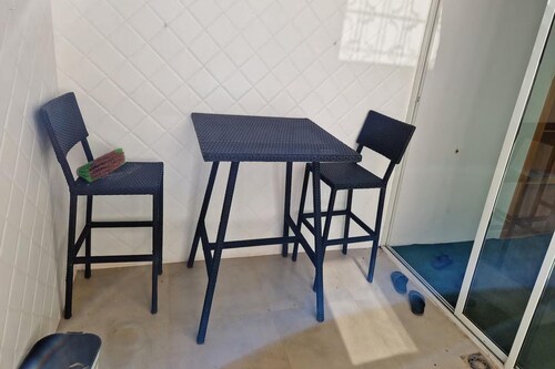 2 Bed Villa, Sleeps 4 - Garden, Wifi, Parking