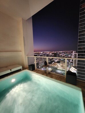 Pool - Luxury Penthouse in Miami with Panoramic Views (Miami)