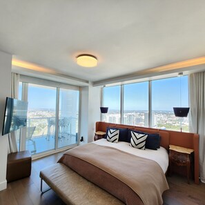 3 bedrooms, iron/ironing board, WiFi, bed sheets - Luxury Penthouse in Miami with Panoramic Views (Miami)