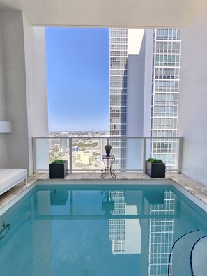 Pool - Luxury Penthouse in Miami with Panoramic Views (Miami)