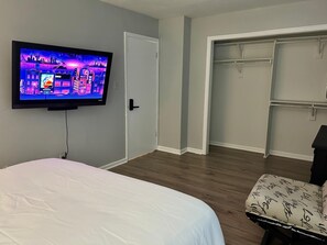 3 bedrooms, WiFi - Long stays welcome • High-speed Wi‑Fi, workspace, full kitchen, quiet neighborhood (Virginia Beach)
