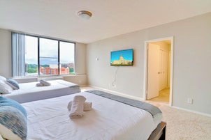 Apartamento Confort, 3 habitaciones, balcón, vistas a la ciudad | Ropa de cama de alta calidad, tabla de planchar con plancha, wifi gratis