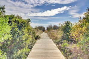 House (3 Bedrooms) | Interior - 10 Sandcrab Court by Avantstay Beautiful Home w/ Deck, Walk to the Beach (Isle of Palms)
