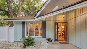 House (4 Bedrooms) | Interior - Hilton Hideaway by Avantstay Private Pool, Walk to Beach (Hilton Head Island)