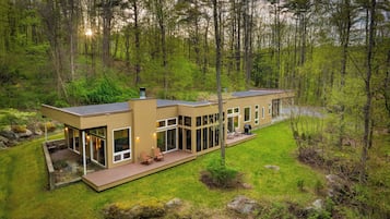 House (3 Bedrooms) | Front of property