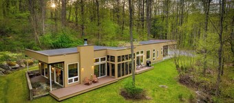 Woodland Zen by Avantstay Modern Design + Patio