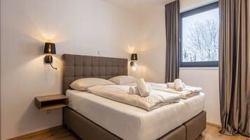 Căn hộ | 2 phòng ngủ, trang bị nội thất với thiết kế riêng biệt