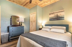 2 bedrooms, travel crib, WiFi, bed sheets