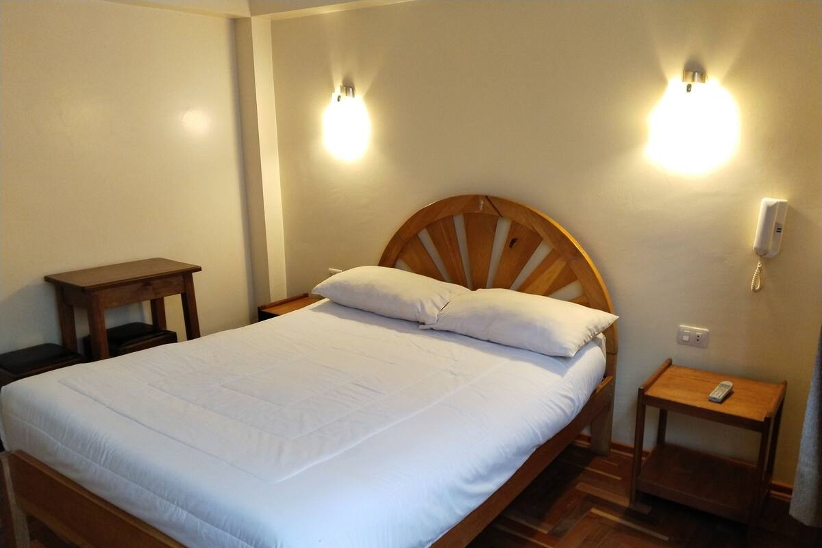 Economy-Doppelzimmer, Blick auf den Innenhof