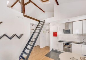 Interior - Appartement Grand Volume Sis à Montrouge (Montrouge)