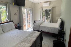 4 bedrooms, in-room safe, desk, WiFi
