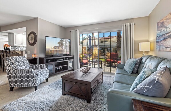 Smart TV, books - Escape to Desert Oasis - Palm Springs for a memorable vacation experience! (Palm Springs)