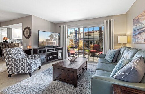 Escape to Desert Oasis - Palm Springs for a memorable vacation experience!