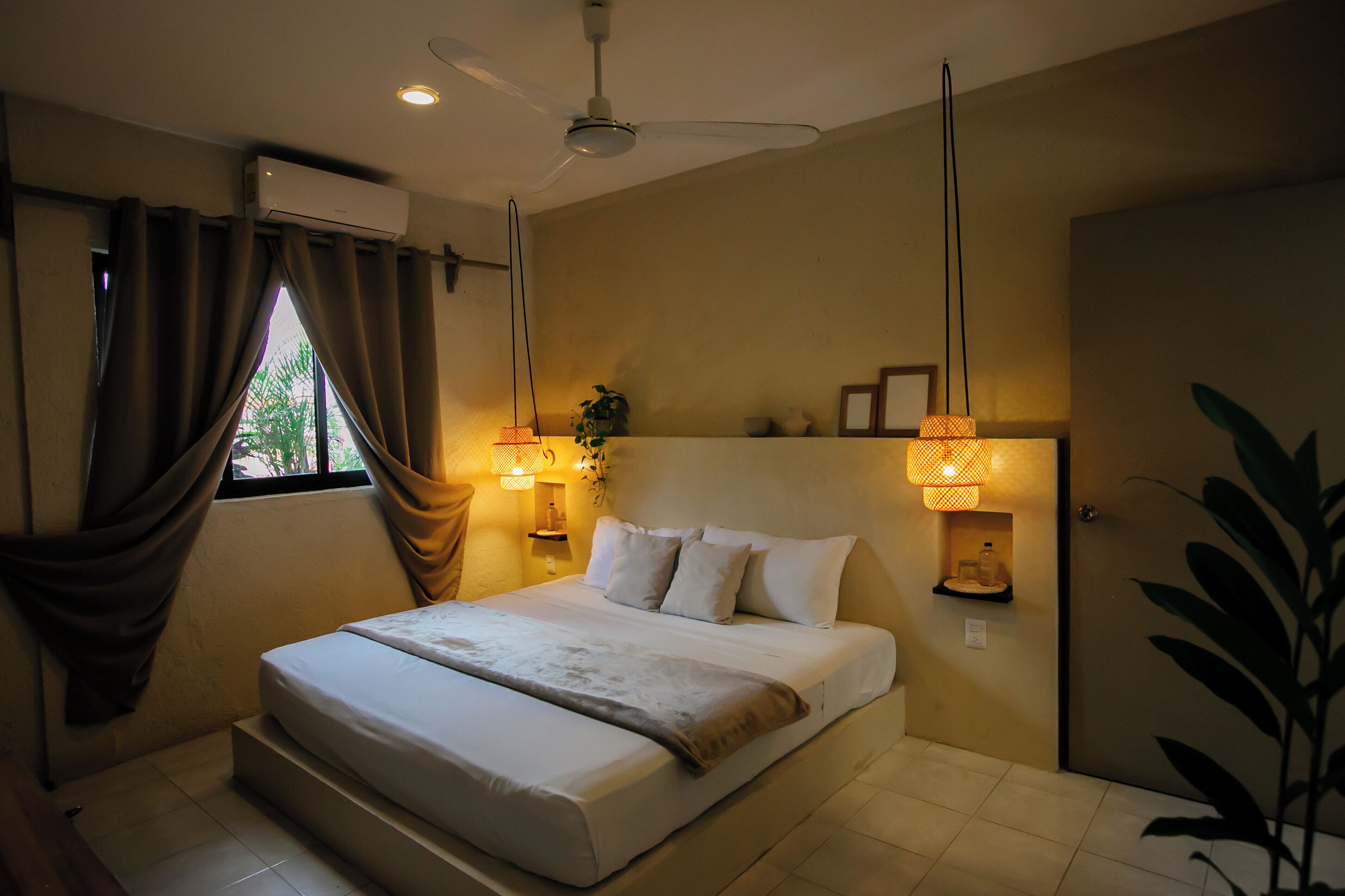 Decoración personalizada, wifi gratis y ropa de cama 