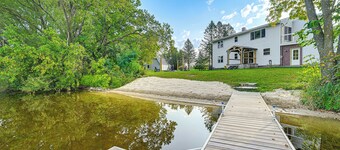Lakefront Wisconsin Getaway: Fish, Boat, Relax!