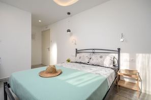 1 chambre, fer et planche Ă repasser, Wi-Fi gratuit, draps fournis