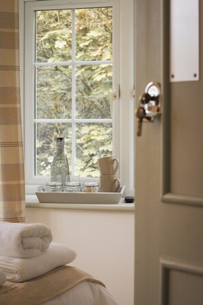 Economy Double Room, Private Bathroom, Courtyard View
