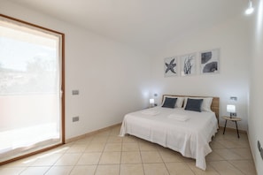 1 bedroom, iron/ironing board, travel cot, free WiFi