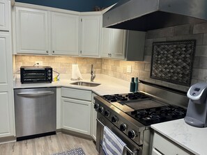 Fridge, microwave, oven, stovetop - Newly remodeled in a great walkable location with patio and outdoor bar! (New Buffalo)
