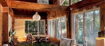 Quiet location on Lake Waukewan, minutes to Meredith center. Pet-Friendly