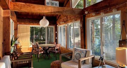 Quiet location on Lake Waukewan, minutes to Meredith center. Pet-Friendly