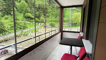 Appartamento Standard, vista montagna | Terrazza/patio