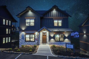 Exterior - Mountain Chalet w/Indoor Pool & Hot Tub (Sevierville)